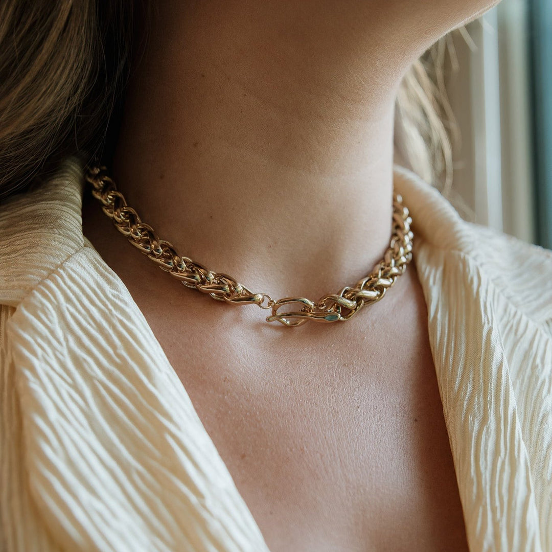 Chic Toggle Chain