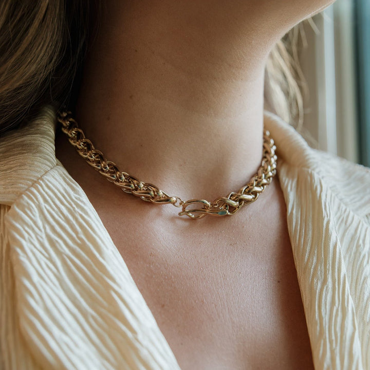 Chic Toggle Chain